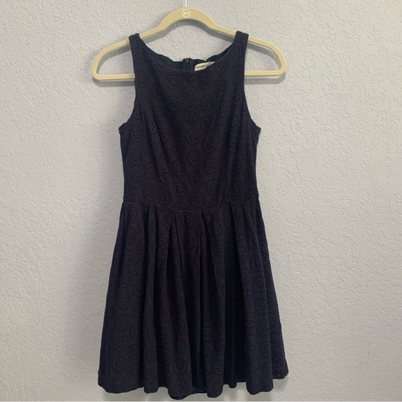 Cupcakes And Cashmere Navy Blue Eyelet Sleeveless Mini Dress - Picture 1 of 7